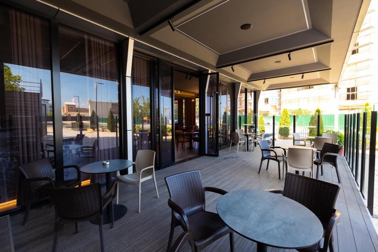 New Donantelo Hotel Влёра Экстерьер фото