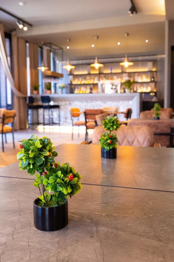 New Donantelo Hotel Влёра Экстерьер фото