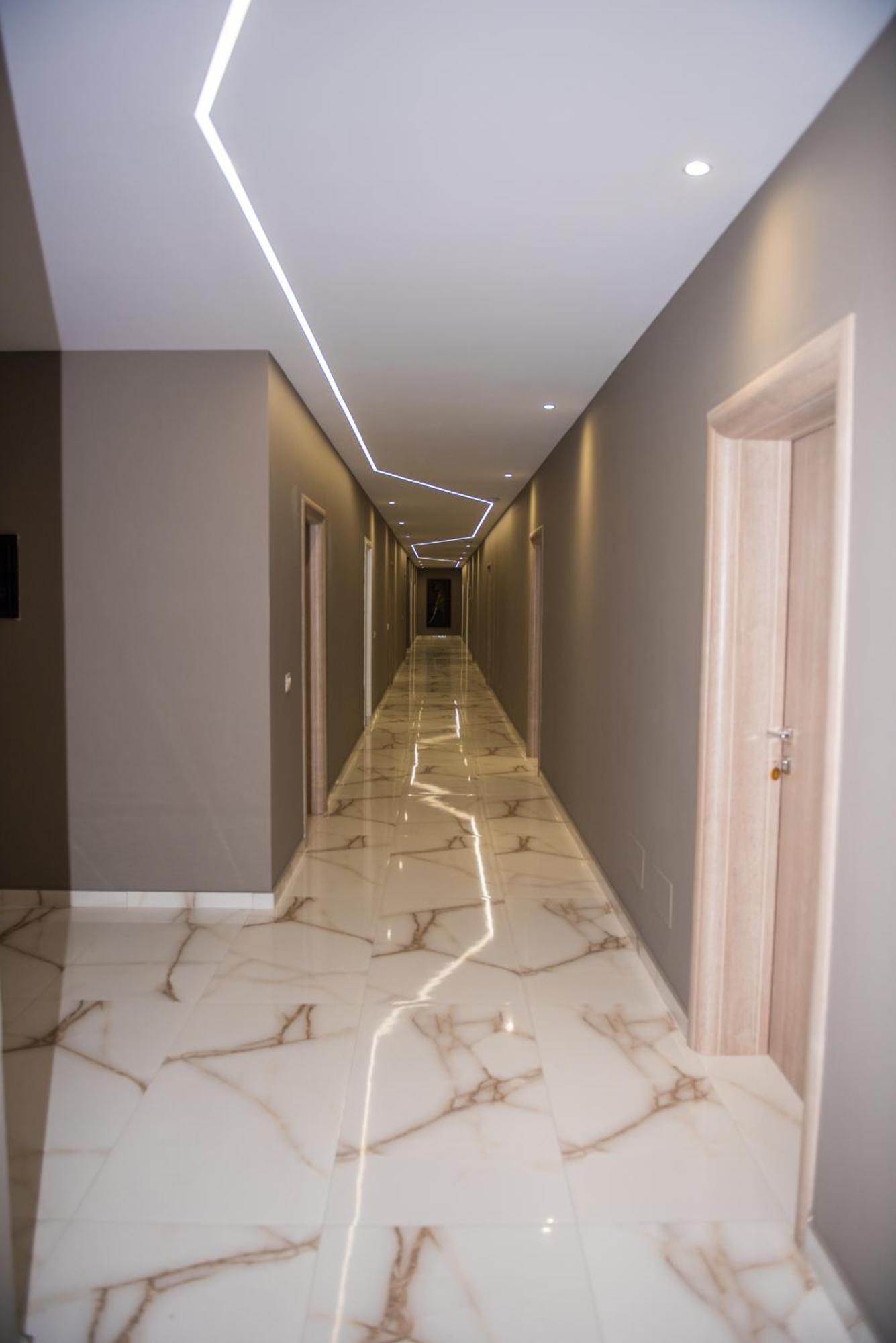 New Donantelo Hotel Влёра Экстерьер фото