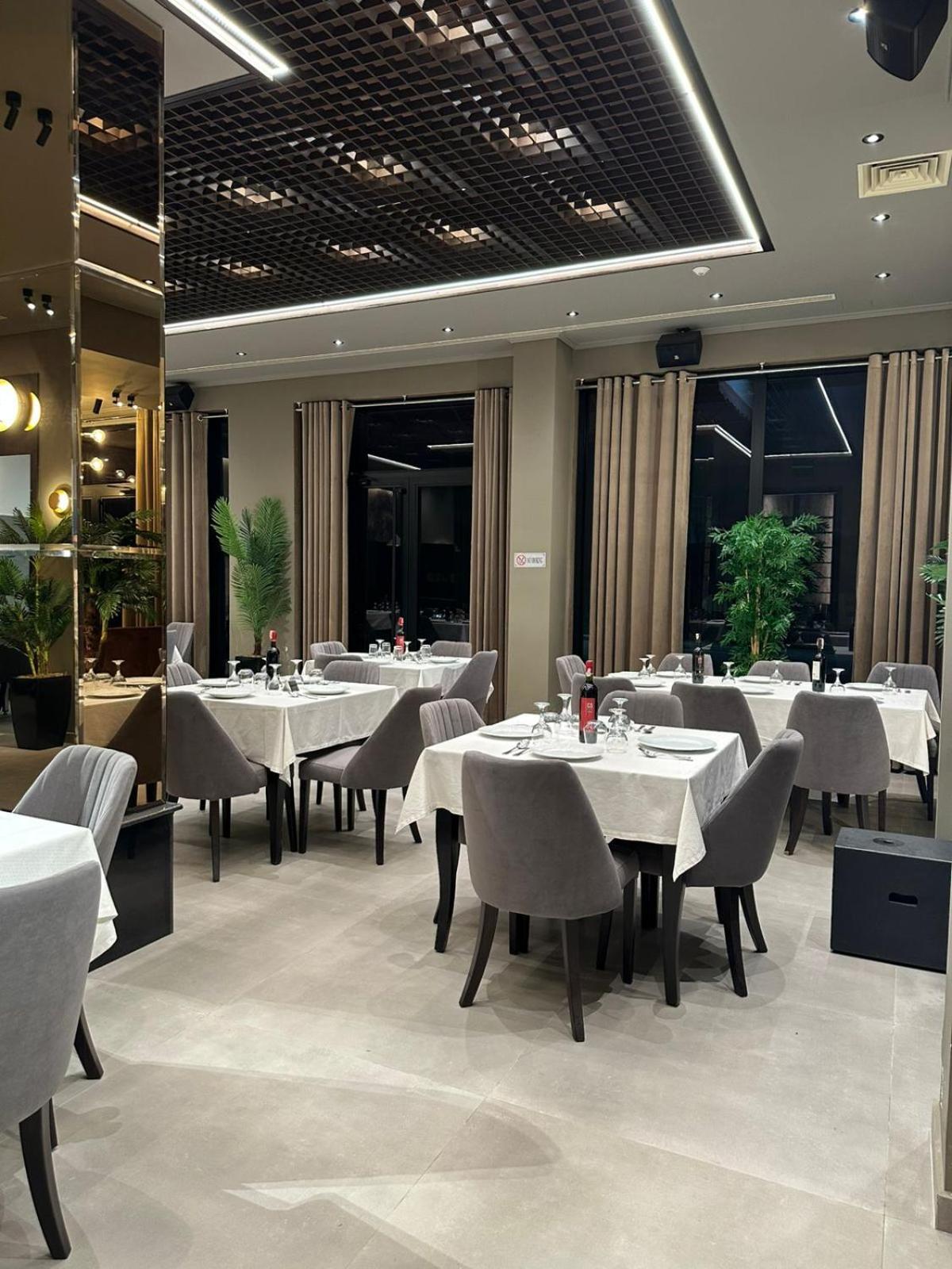 New Donantelo Hotel Влёра Экстерьер фото